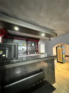 Opportunité – Local Commercial RDC + Étage - foto 5