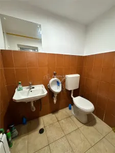 Opportunité – Local Commercial RDC + Étage - foto 8