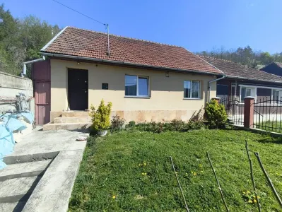 Maison à Resita, Quartier Muncitoresc - foto 2