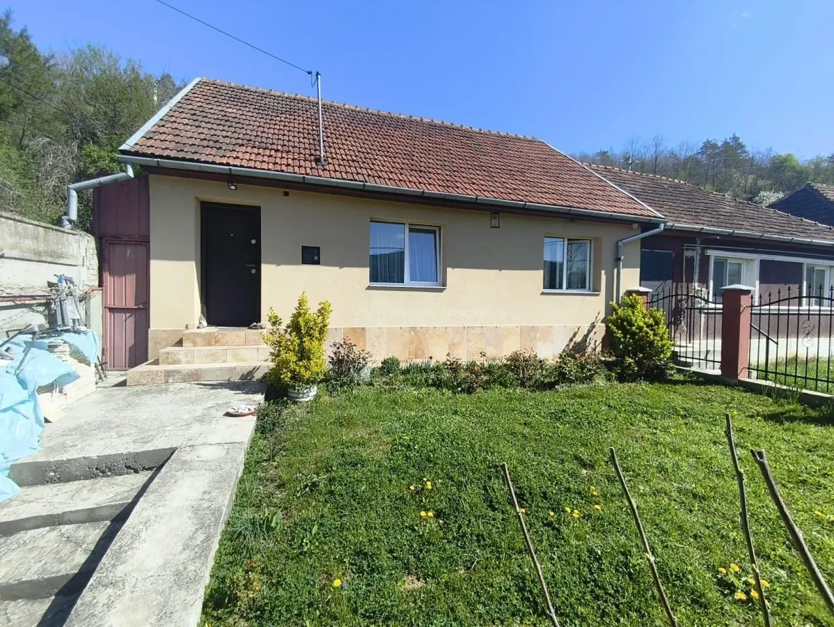 Maison à Resita, Quartier Muncitoresc - foto 2