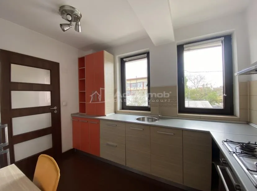 Appartement Spacieux de 3 Chambres en Villa, Bucurestii Noi - foto 11