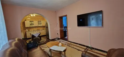 House / villa for sale 230 sqm in Resita, Muncitoresc area - foto 2