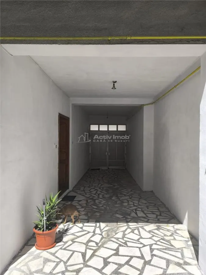 House / villa for sale 230 sqm in Resita, Muncitoresc area - foto 19