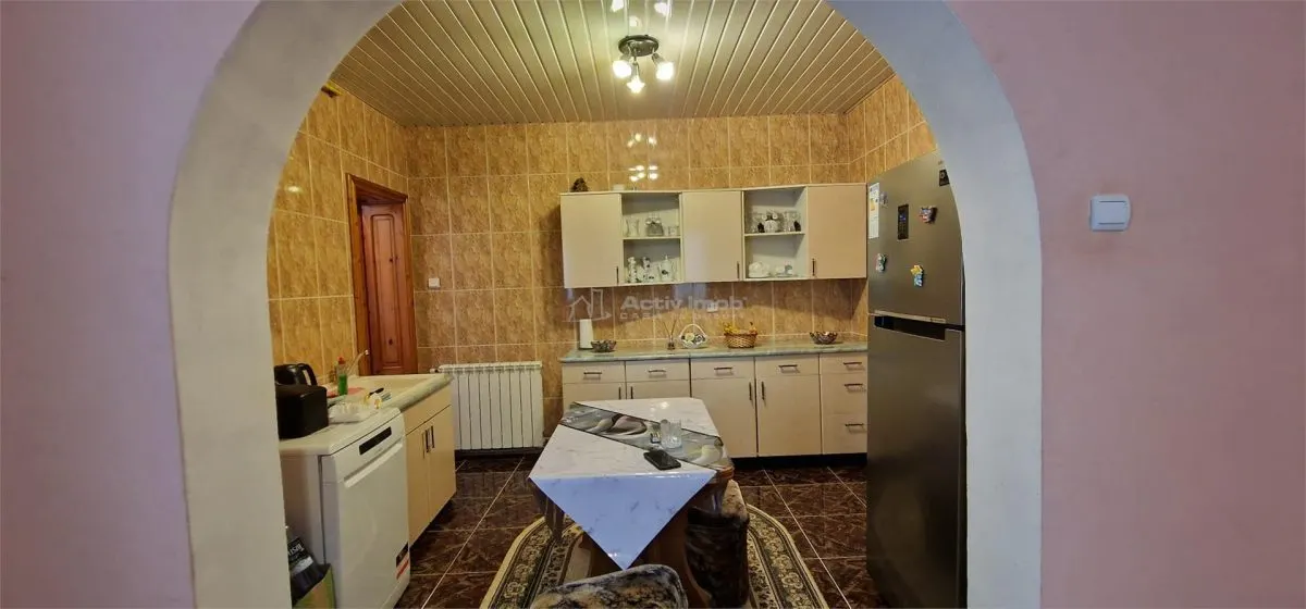 House / villa for sale 230 sqm in Resita, Muncitoresc area - foto 6