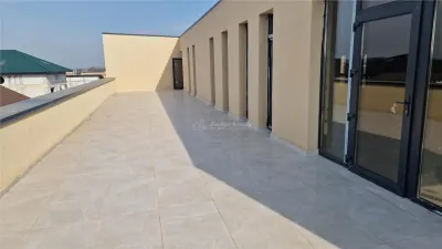 مساحة تجارية بطراز بنتهاوس – تونري – 376 متر مربع – بناء حديث – مصعد - Tunari