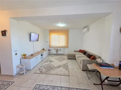 2-Bedroom Semi-Detached Villa Apartment with Garage – Bucuresti - Bucuresti
