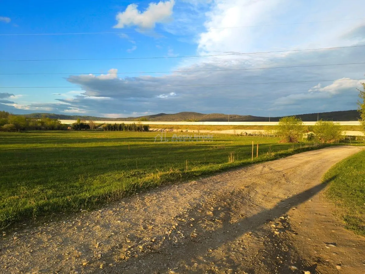 Parcelas de Terreno en Venta Entre Lagos, Talmaciu - foto 1