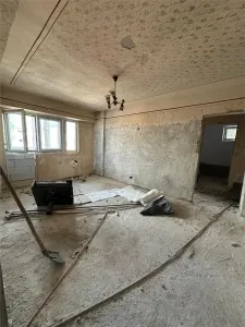 Apartamento 2 Dormitorios, Distribución Semicompartimentada, Planta 1, Ultra-céntrico - Resita