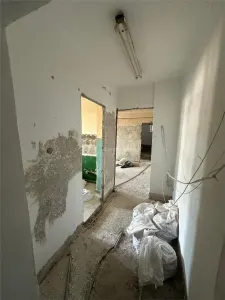 Apartamento 2 Dormitorios, Distribución Semicompartimentada, Planta 1, Ultra-céntrico - foto 11