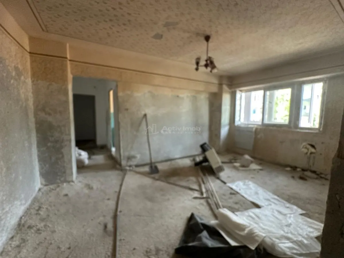 Apartamento 2 Dormitorios, Distribución Semicompartimentada, Planta 1, Ultra-céntrico - foto 6