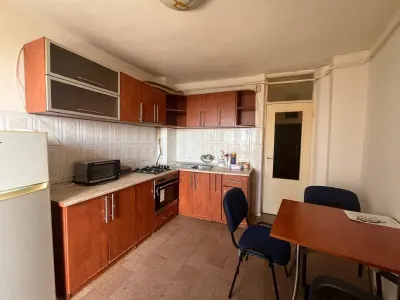Lugoj, 3-Bedroom Apartment, 92 sqm, 8th Floor, Tower Block, OMV Zone, Panoramic Views - foto 3