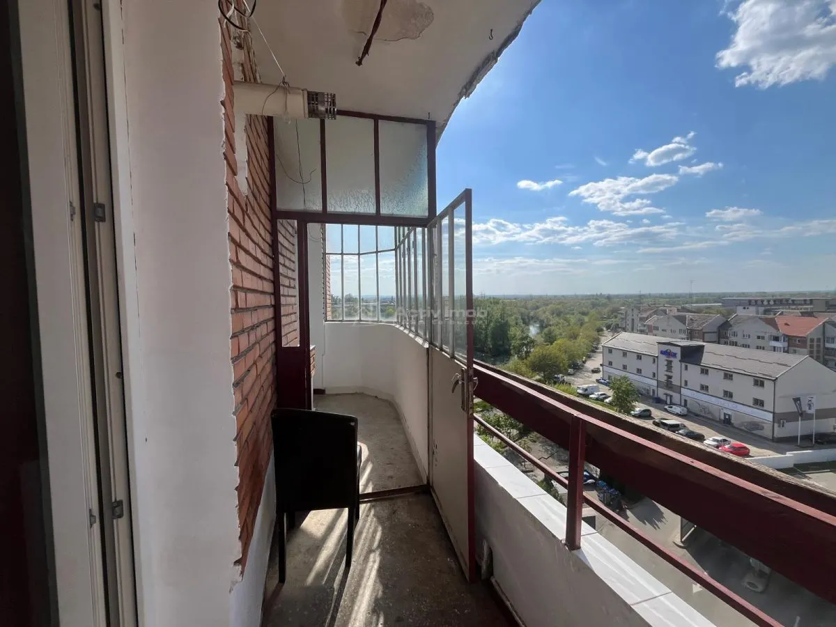 Lugoj, 3-Bedroom Apartment, 92 sqm, 8th Floor, Tower Block, OMV Zone, Panoramic Views - foto 25