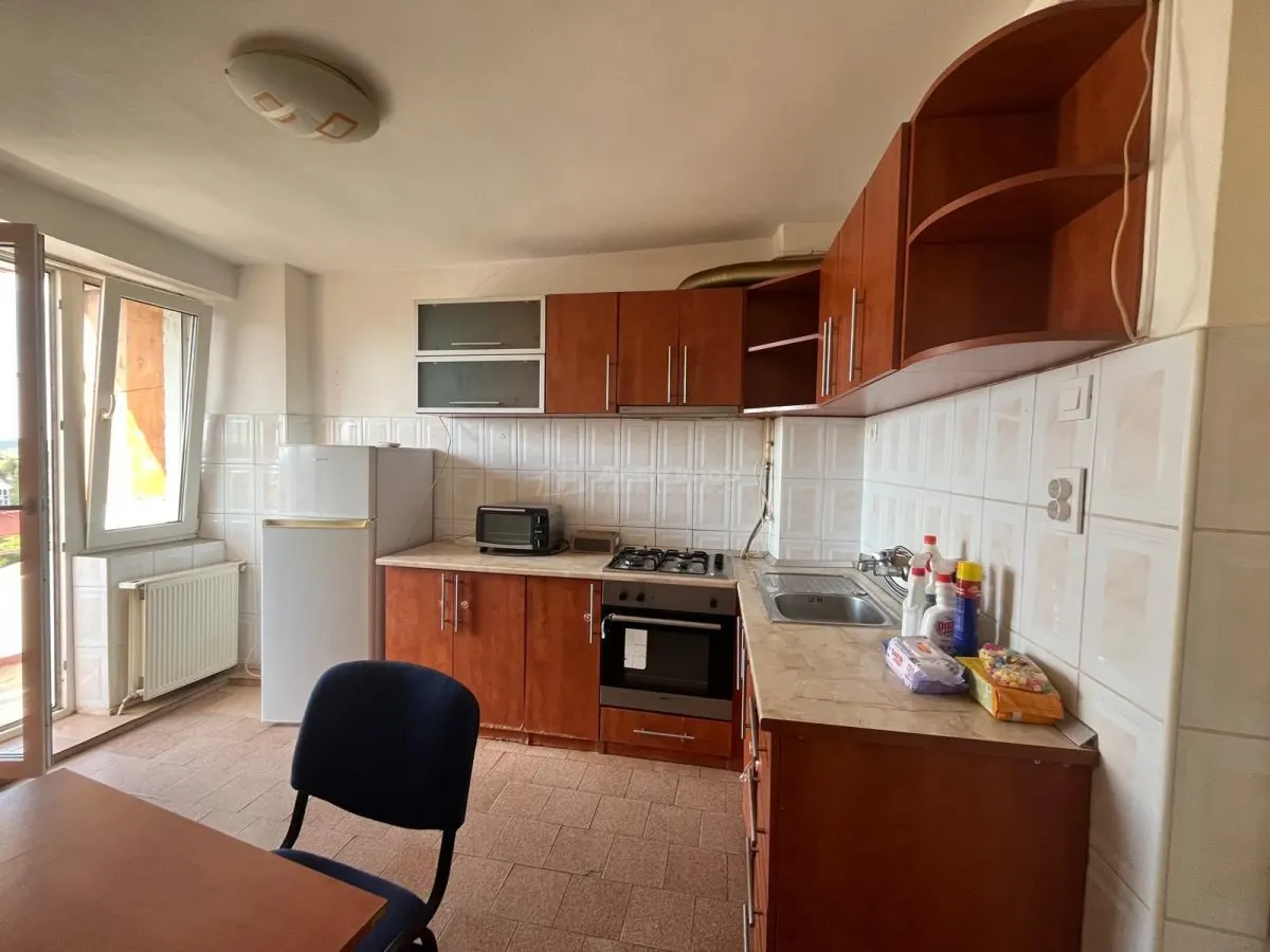 Lugoj, 3-Bedroom Apartment, 92 sqm, 8th Floor, Tower Block, OMV Zone, Panoramic Views - foto 4