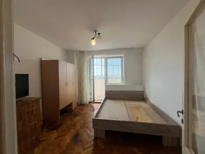 Lugoj, 3-Bedroom Apartment, 92 sqm, 8th Floor, Tower Block, OMV Zone, Panoramic Views - foto 9