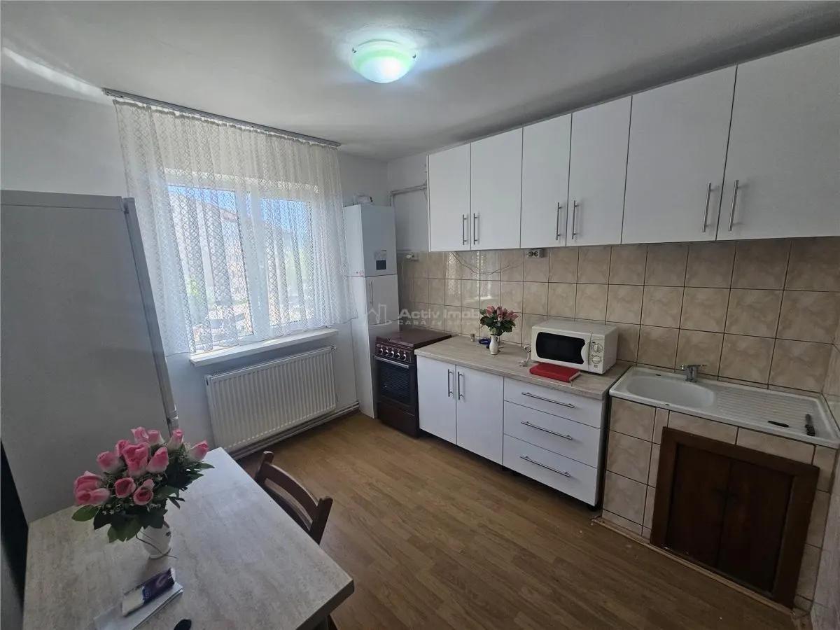 Resita, Studio Meublé et Équipé, 2e Étage, Calea Caransebesului - foto 2