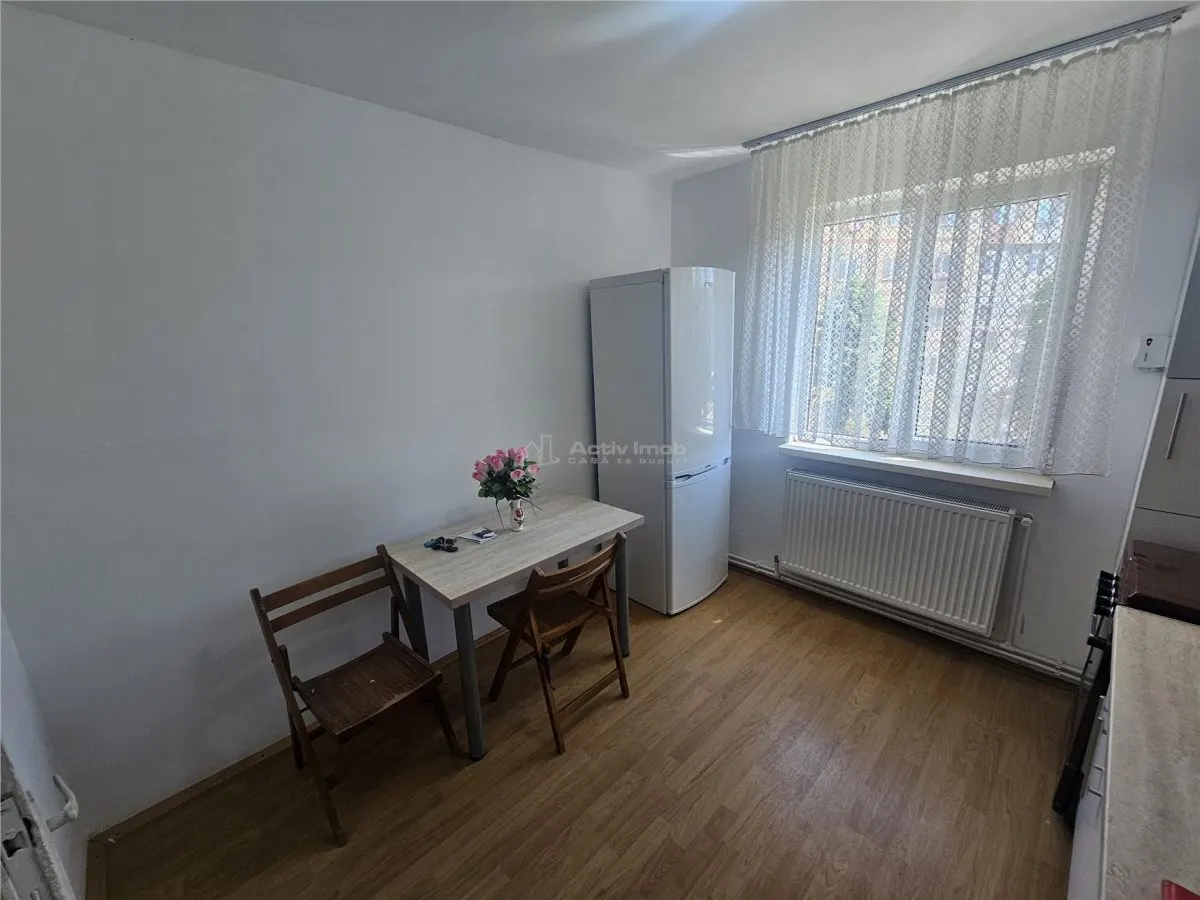 Resita, Studio Meublé et Équipé, 2e Étage, Calea Caransebesului - foto 11