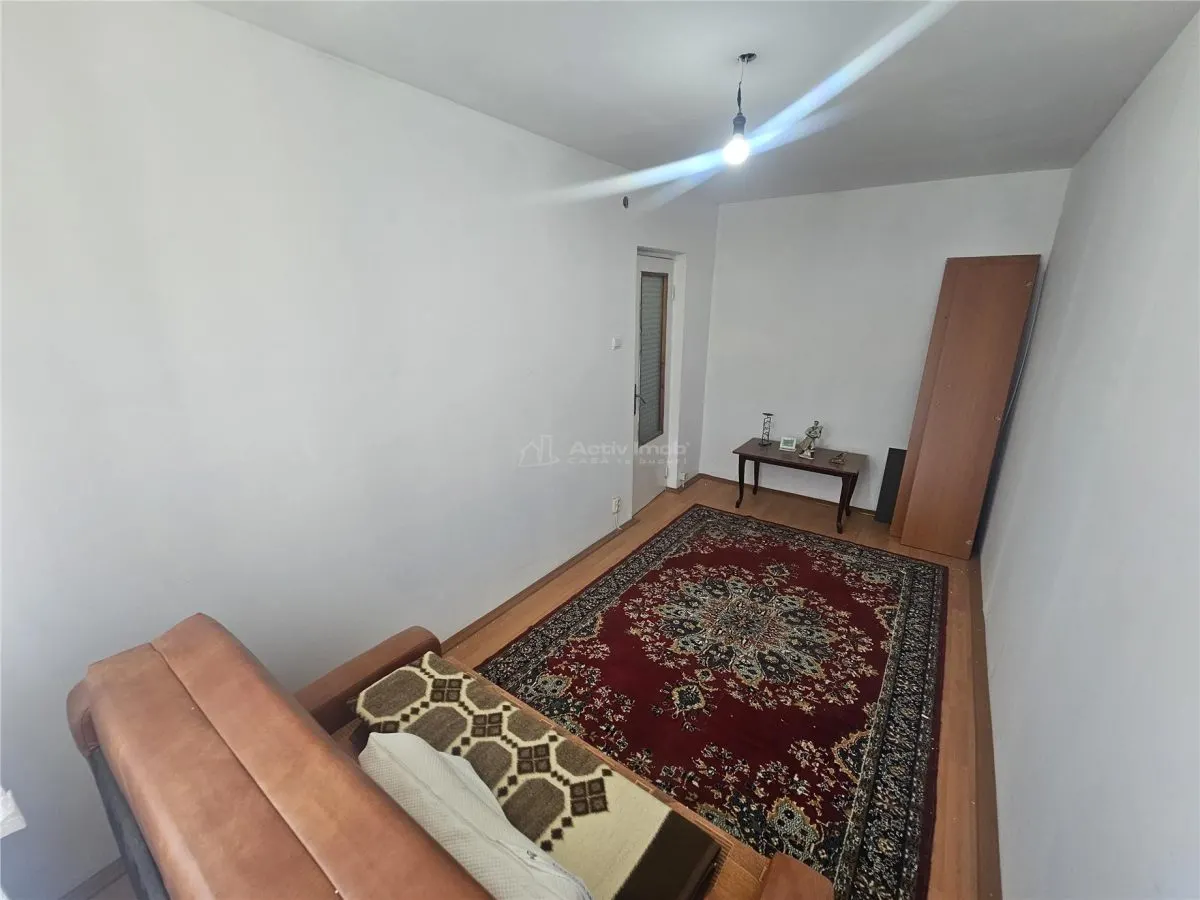 Resita, Studio Meublé et Équipé, 2e Étage, Calea Caransebesului - foto 6