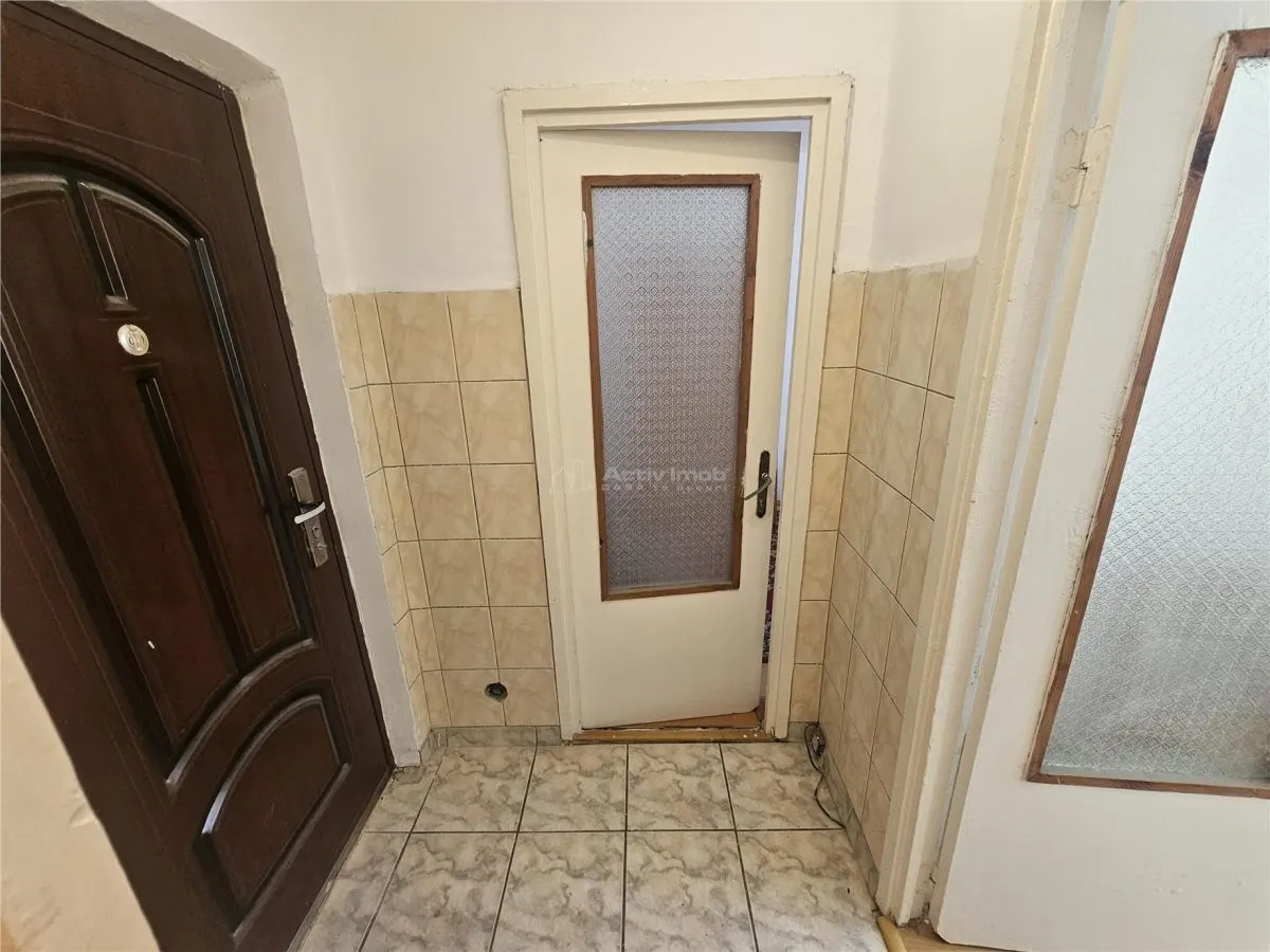 Resita, Studio Meublé et Équipé, 2e Étage, Calea Caransebesului - foto 9