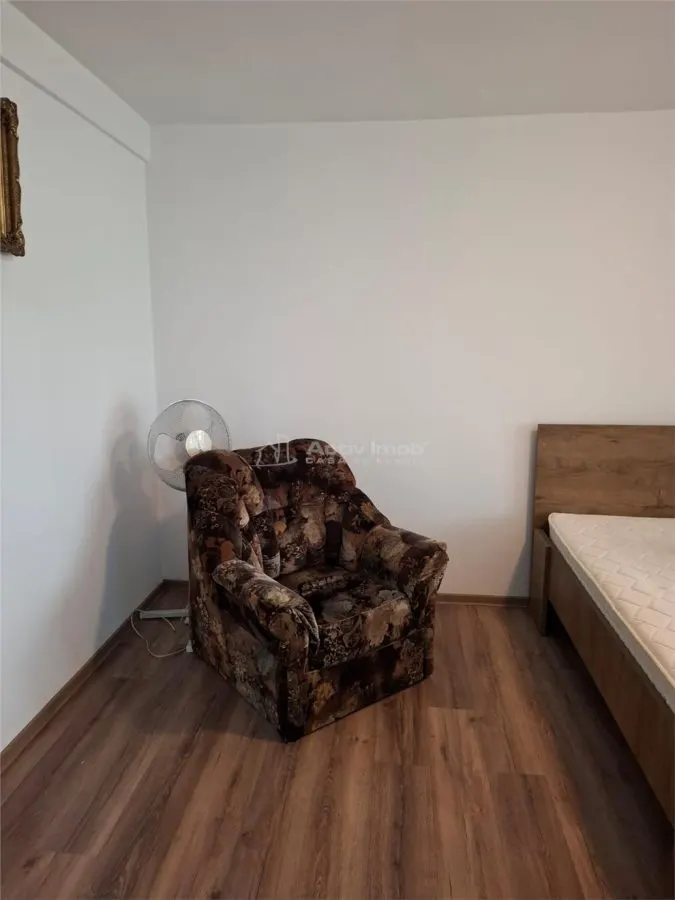 Vitan - Olimpia: 2-Bedroom Apartment, 2nd Floor, 1979 Building, 61 sqm - foto 2