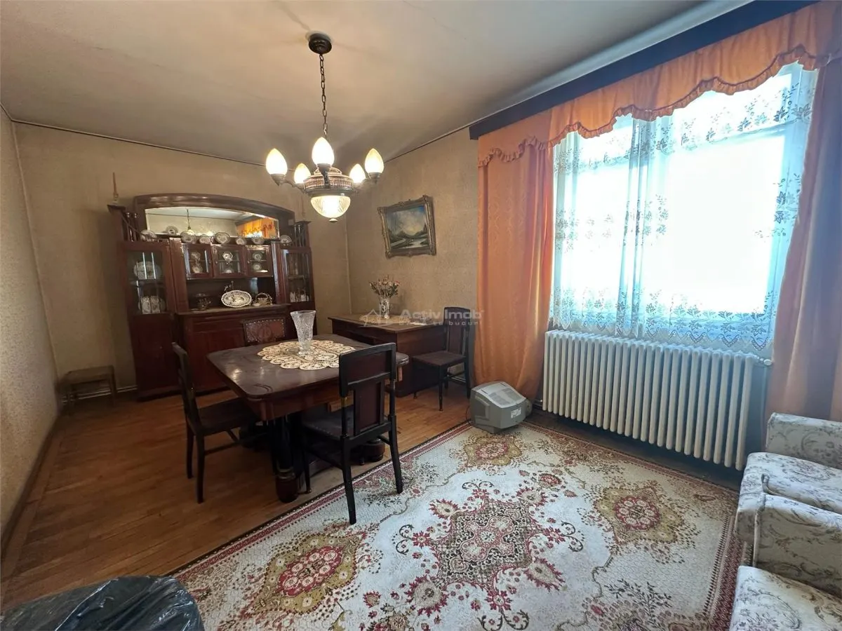 Resita, Apartamento de 3 Dormitorios, Distribución Separada, Planta Baja, Lunca - foto 1