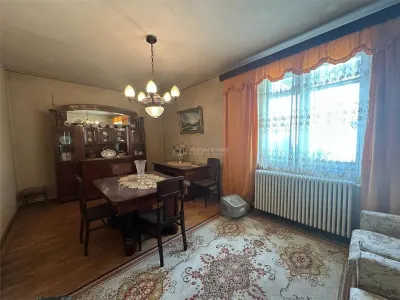 Resita, Apartamento de 3 Dormitorios, Distribución Separada, Planta Baja, Lunca - foto 13