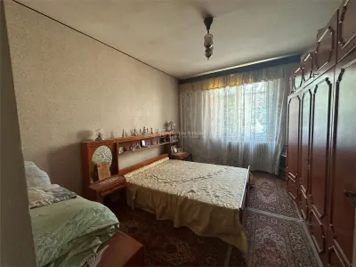 Resita, Apartamento de 3 Dormitorios, Distribución Separada, Planta Baja, Lunca - foto 3