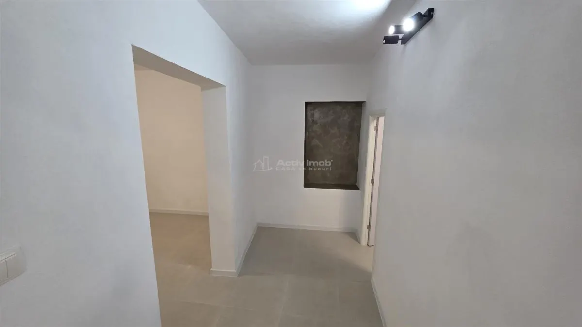Racasdia, Spatiu Comercial la Sosea, Locatie Centrala - foto 10