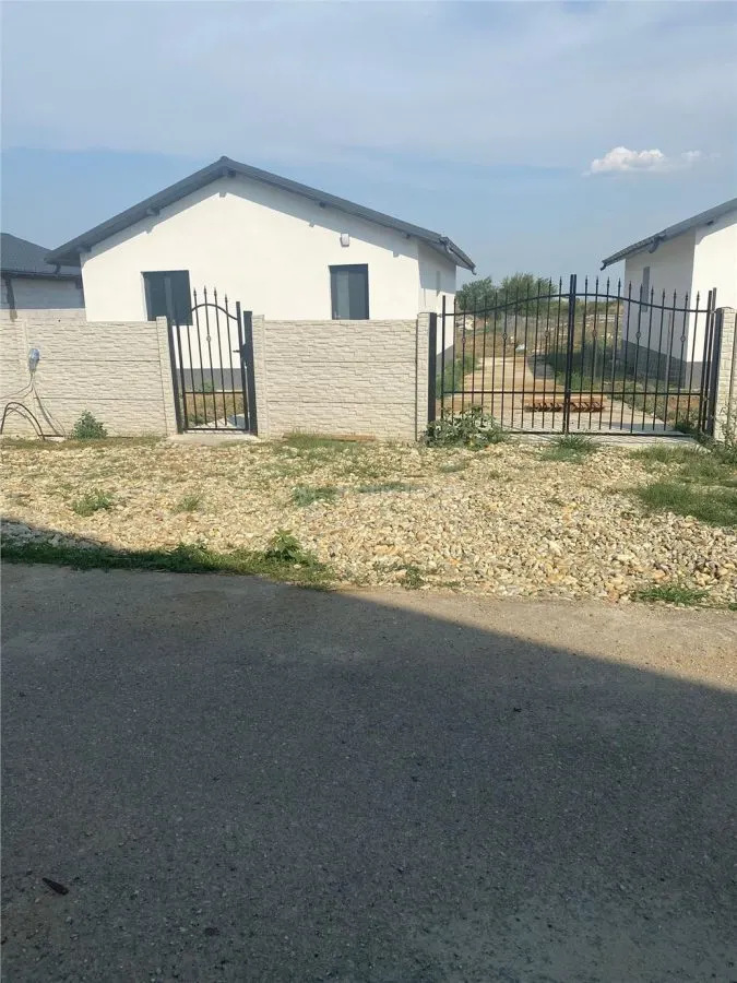 Single-Storey 3-Bedroom Houses – 550 sqm Plot – Immediate Occupancy - foto 1