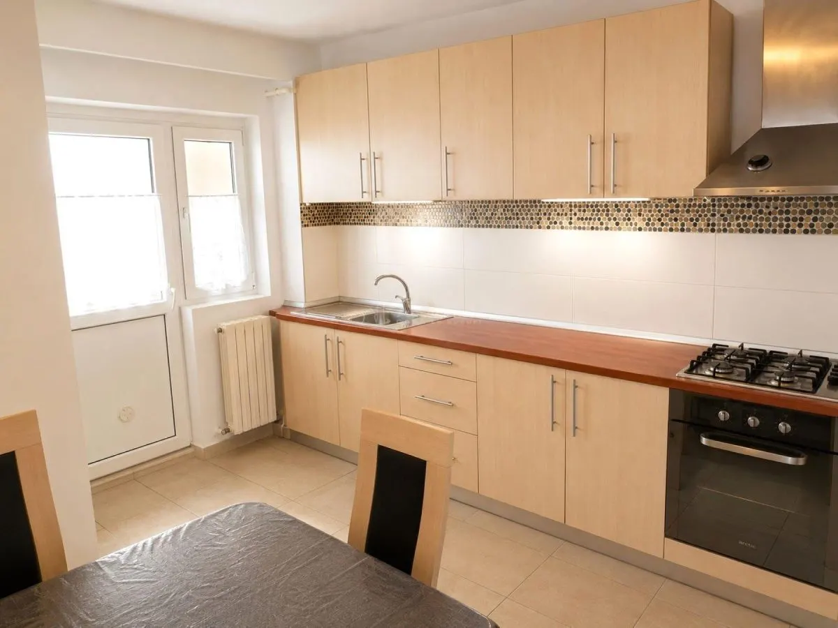 Appartement Quatre Chambres, 2e Étage, Ultracentral Baia Mare - foto 2
