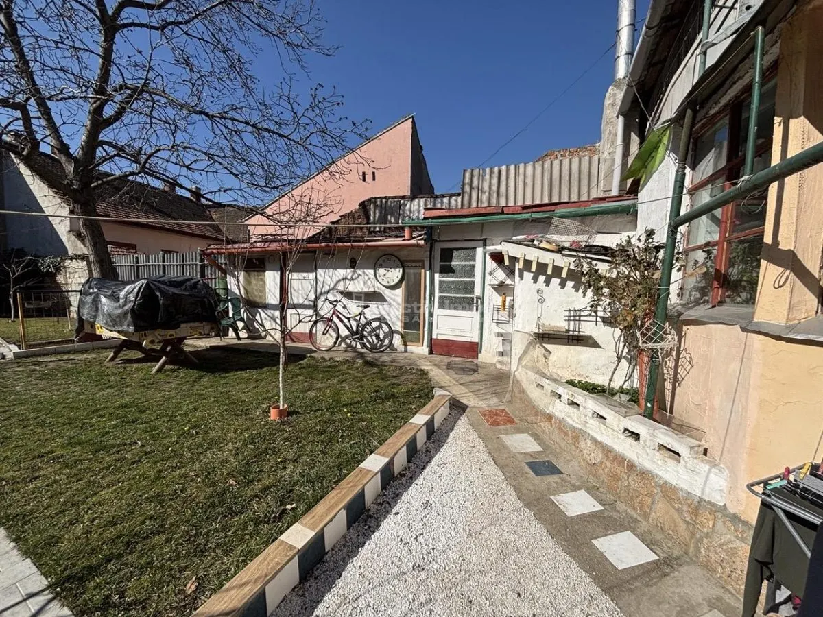 Casa Aislada en Centro de Oradea – 150 sqm – 411 sqm Parcela - foto 12