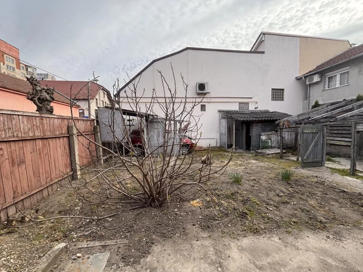 Casa de Doble Frente en Cantemir – Excelente Oportunidad de Reforma e Inversión - foto 3