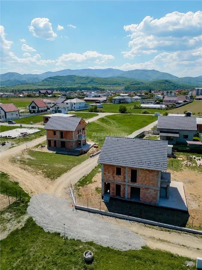 Maison Individuelle à Vendre à Talmaciu, Quartier Verdi - foto 2