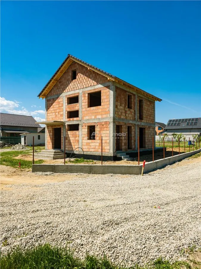 Maison Individuelle à Vendre à Talmaciu, Quartier Verdi - foto 8
