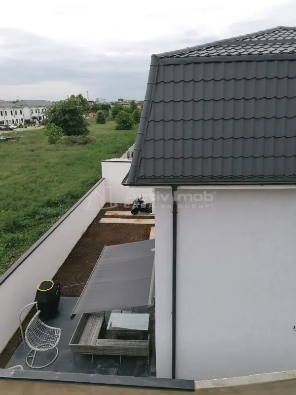 House / villa for sale 115 sqm in Bucuresti, Prelungirea Ghencea area - foto 11