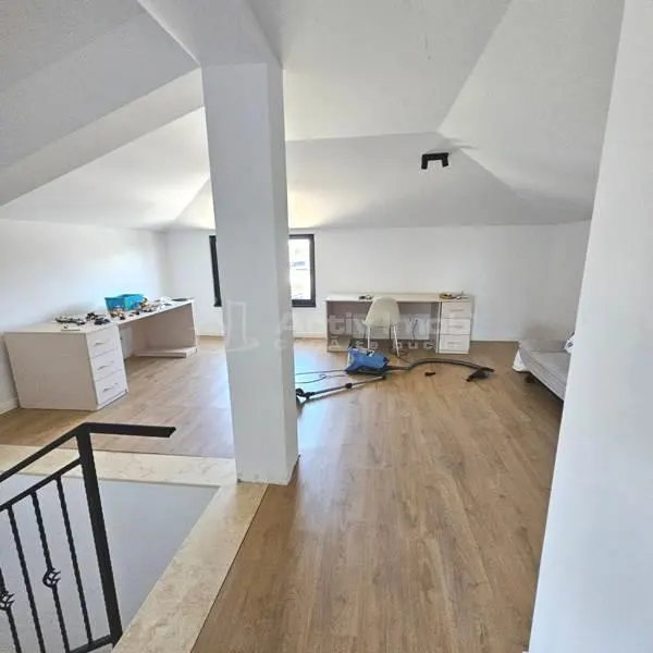 House / villa for sale 115 sqm in Bucuresti, Prelungirea Ghencea area - foto 10