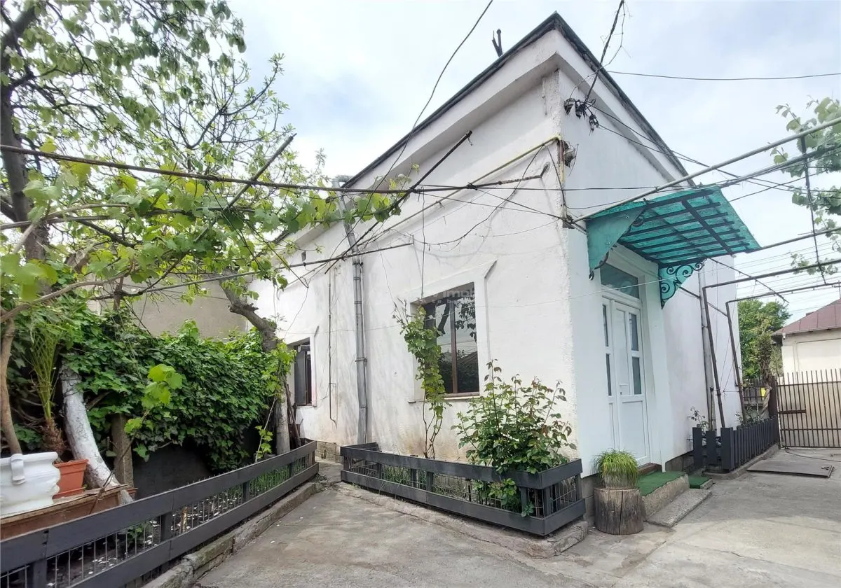 Casa de dos cuerpos, terreno 228 m², zona Gării, Buzau - foto 1