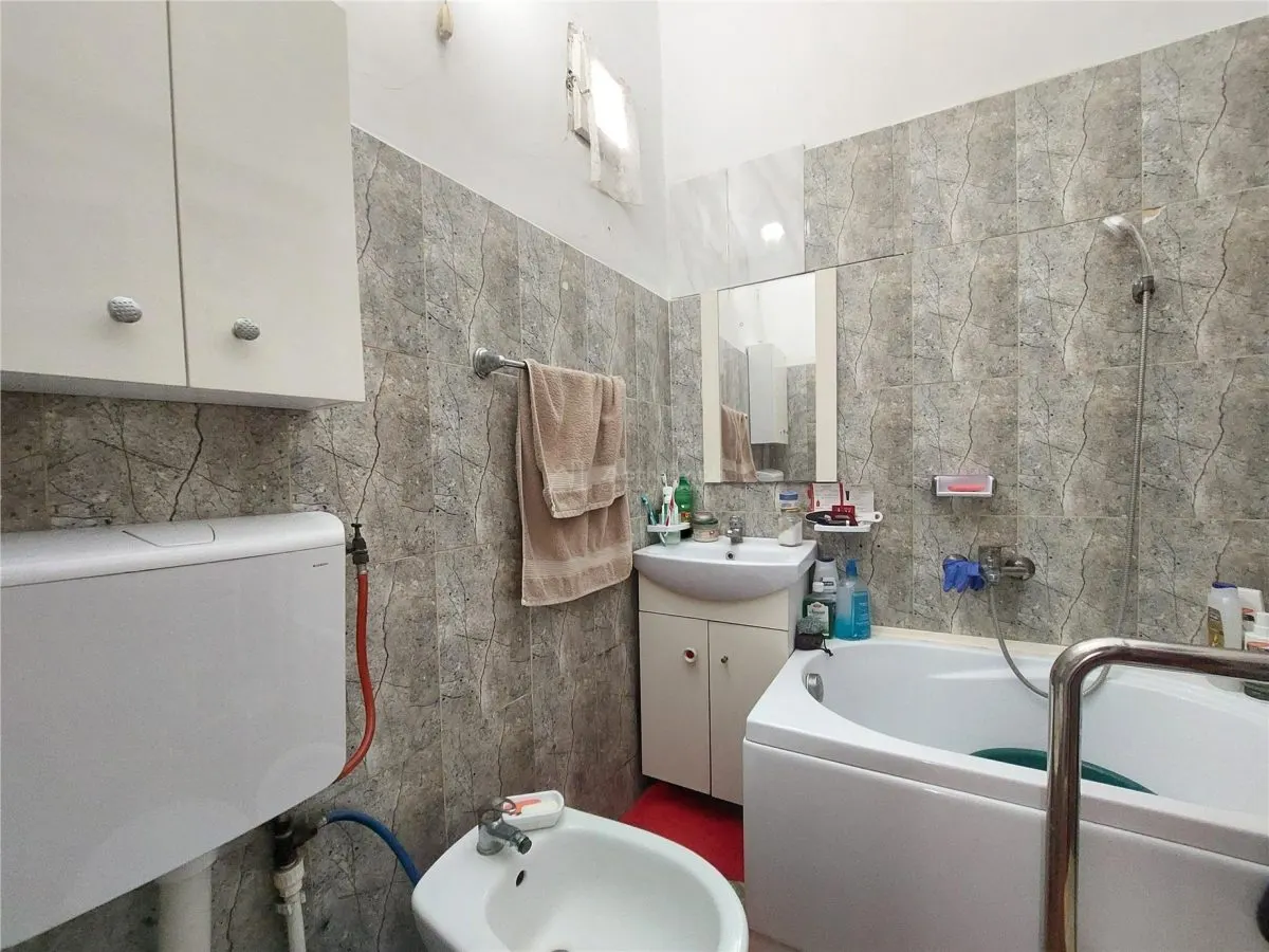 Casa de dos cuerpos, terreno 228 m², zona Gării, Buzau - foto 5