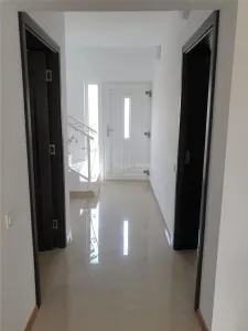 4卧室复式楼出租，Micro 3，Penny地区 – 家具配齐且设施完善 - foto 10