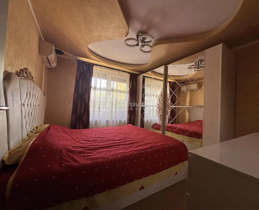Investissement Intelligent : Appartement et Espace Commercial avec Accès Séparé - foto 1