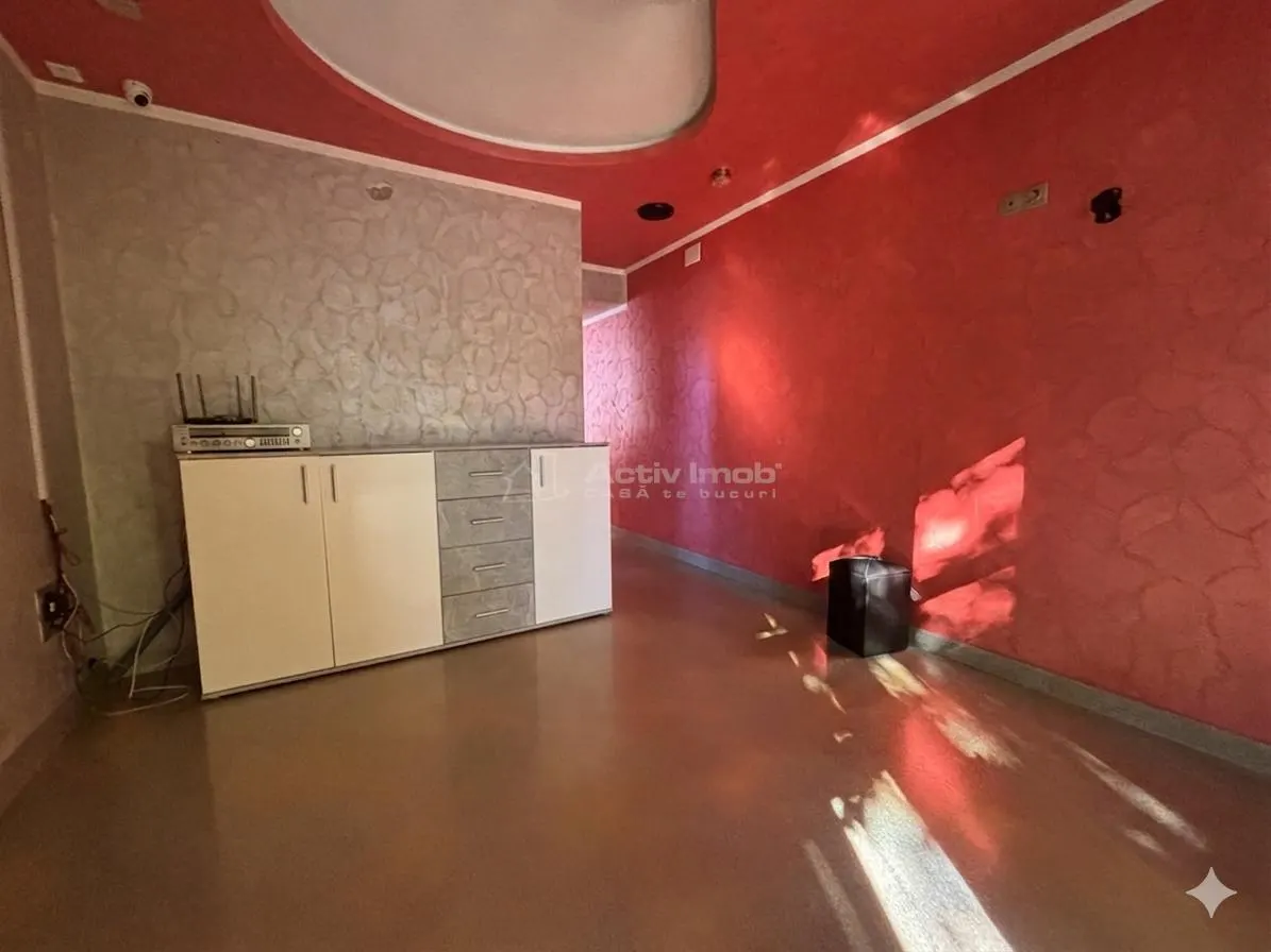 Investissement Intelligent : Appartement et Espace Commercial avec Accès Séparé - foto 13