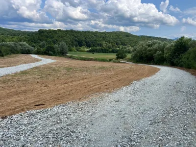 Parcelles avec Accès à la Rivière Cibin à Vendre à Talmaciu - foto 8