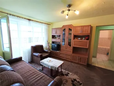 Apartamento de 2 Dormitorios en Moldova Noua - Moldova Noua