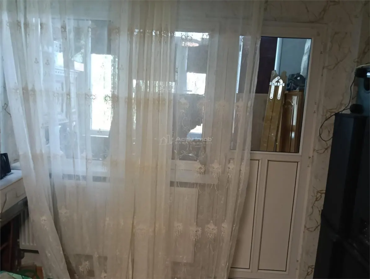 Apartamento de 3 Dormitorios, Edificio Rehabilitado, Teius, Planta Baja, Amueblado - foto 11