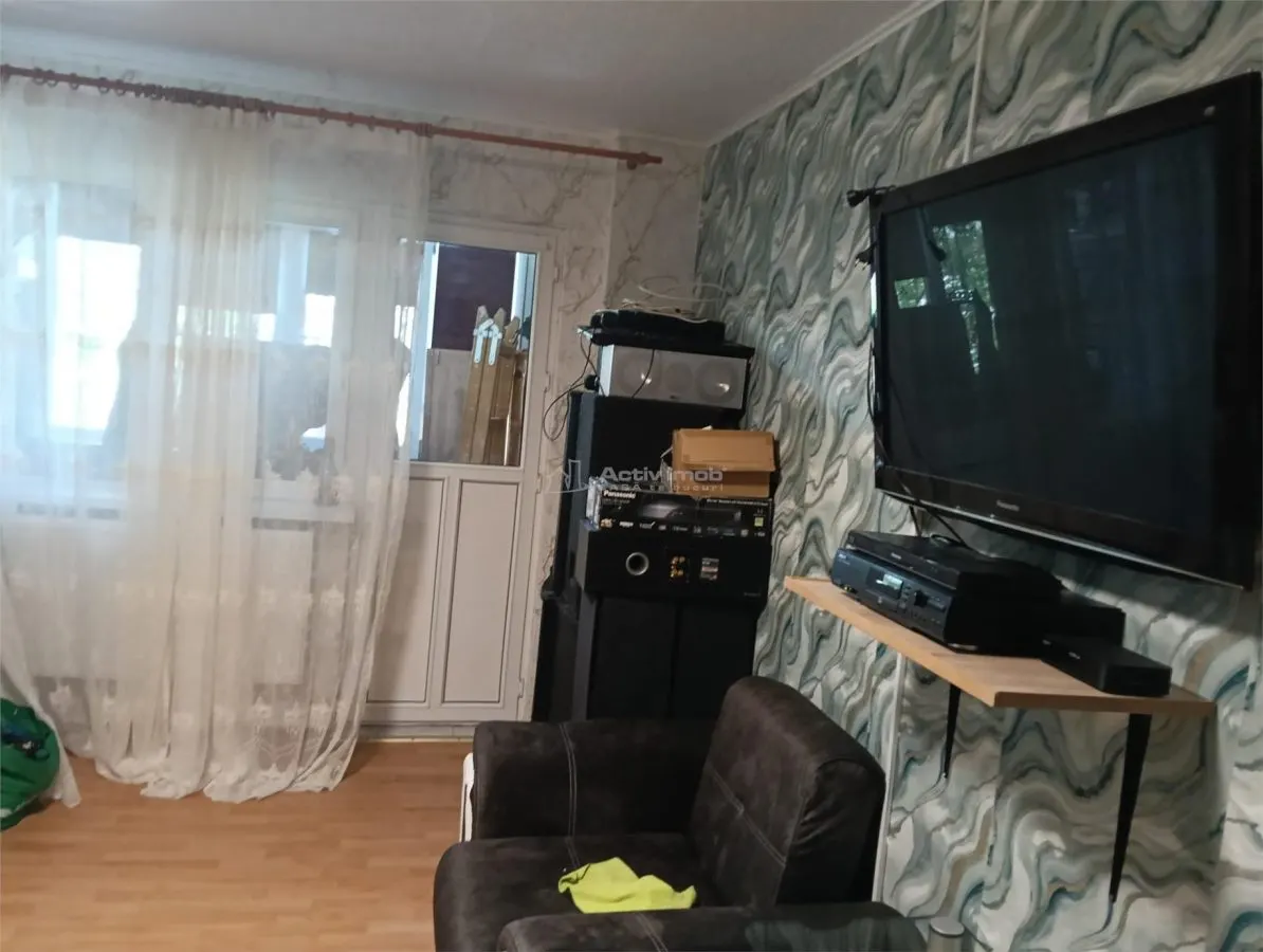 Apartamento de 3 Dormitorios, Edificio Rehabilitado, Teius, Planta Baja, Amueblado - foto 9