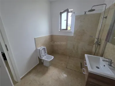 Villa Moderna Corbeanca-Tamasi - 4 Dormitorios, 2 Baños, 121sqm - 400sqm Terreno - foto 6