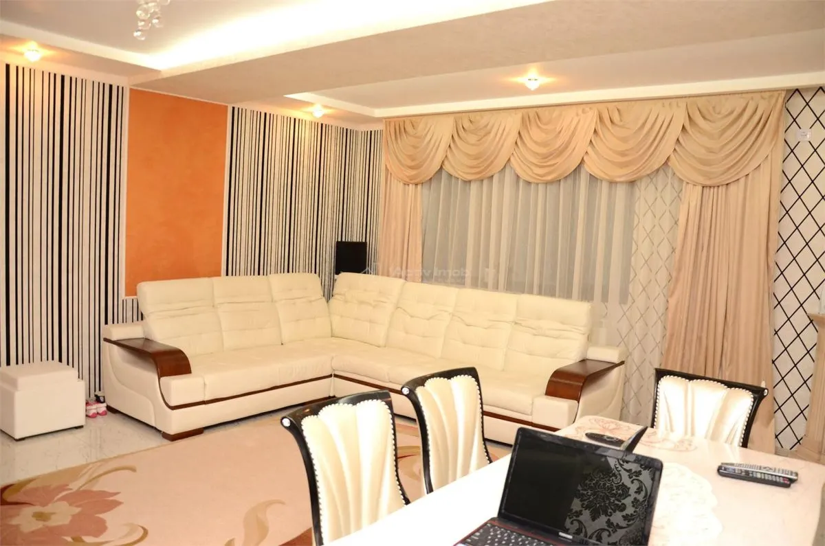 Villa quartier Micro 17, terrain de 500 m² - foto 1