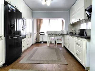 Appartement de Luxe 4 Chambres, 2e Étage | Centre-Ville Baia Mare - foto 2