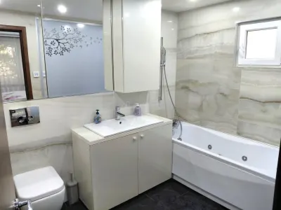 Appartement de Luxe 4 Chambres, 2e Étage | Centre-Ville Baia Mare - foto 8