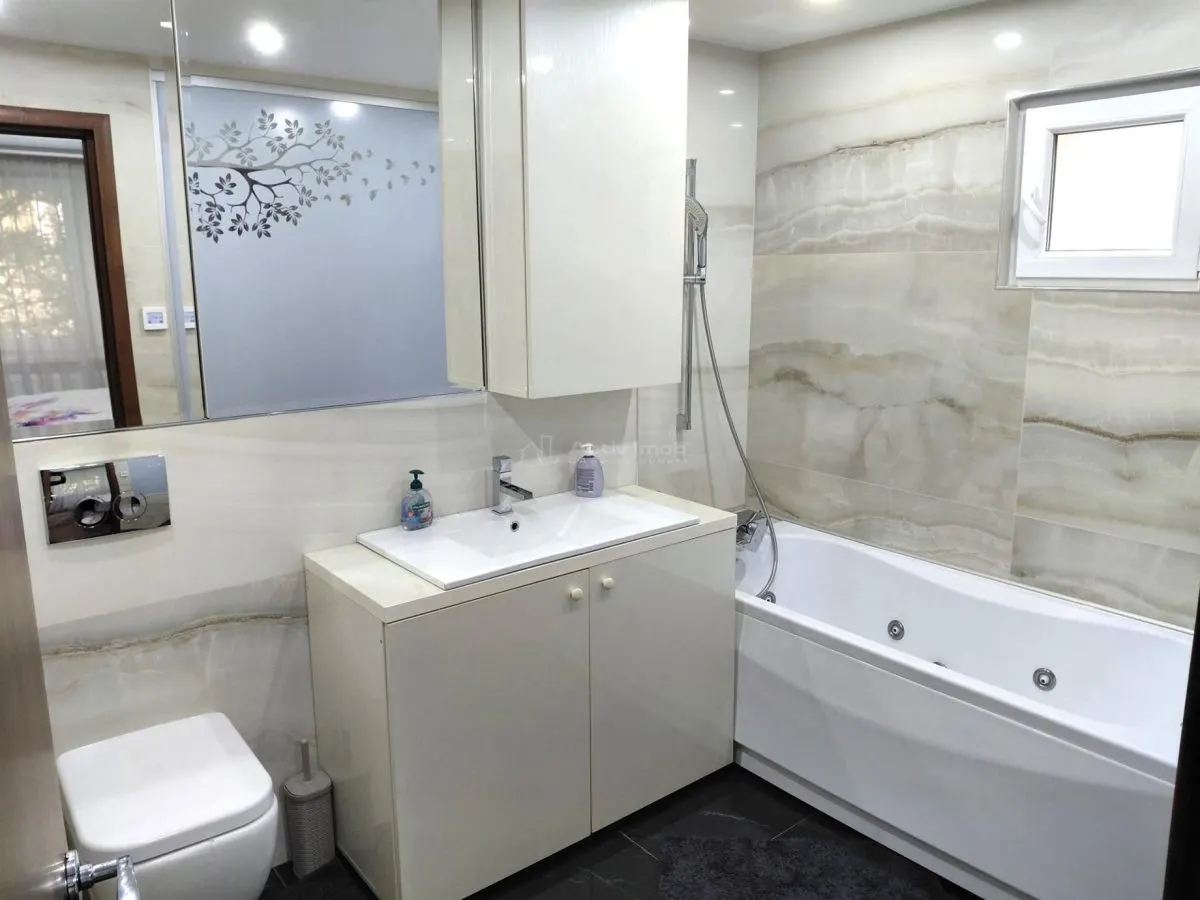 Appartement de Luxe 4 Chambres, 2e Étage | Centre-Ville Baia Mare - foto 8