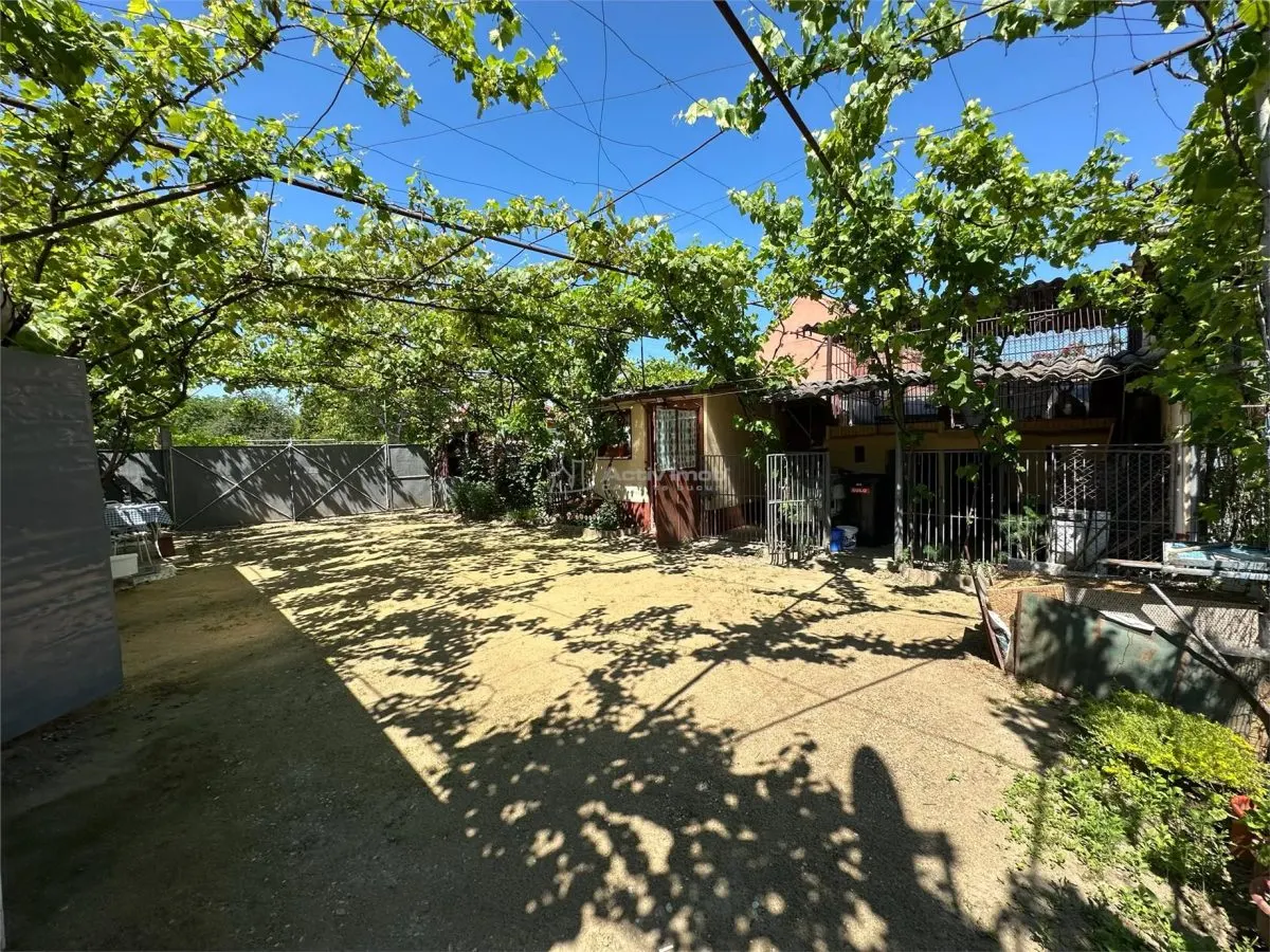 Maison de Charme avec Jardin et Cour, 1500sqm, Birda - foto 20